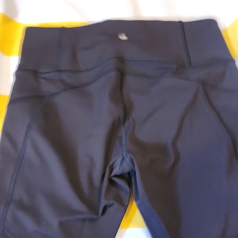 Athleta Black Paneled Leggings - Picture 4 of 5